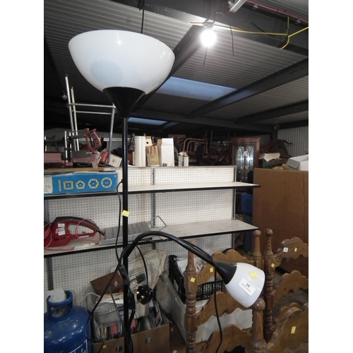 25 - LARGE MODERN STANDARD LAMP (BLACK) - WARRANTED UNTIL NOON TUES FOLLOWING THE ABOVE SALE