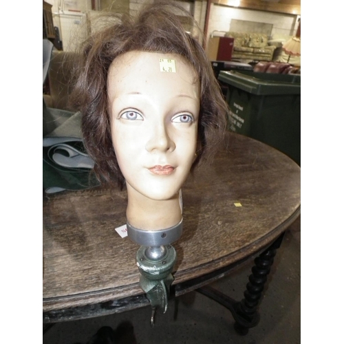 258 - VINTAGE MANEQUIN HEAD