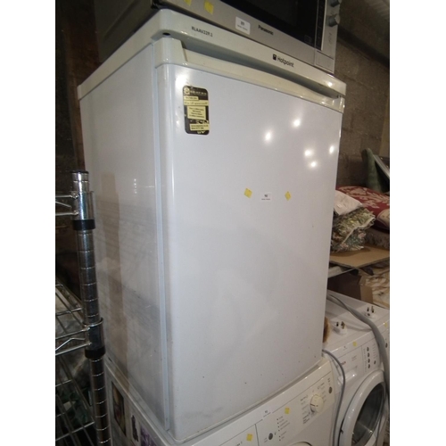 90 - HOTPOINT FRIDGE - WARRANTED UNTIL NOON TUES FOLLOWING THE ABOVE SALE