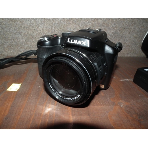 374 - LUMIX DMC-FZ200 DIGITAL CAMERA