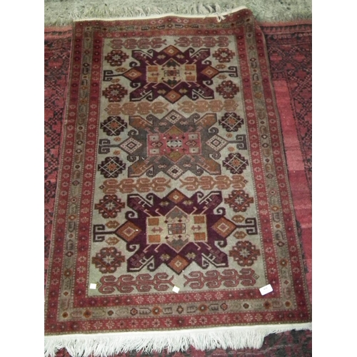 404 - PATTERNED RUG 134 X 81