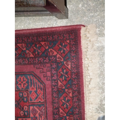 409 - PATTERENED RUG 134 X 69