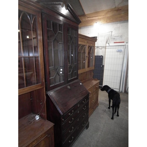 452 - GEORGIAN MAHOGANY BUREAU BOOKCASE