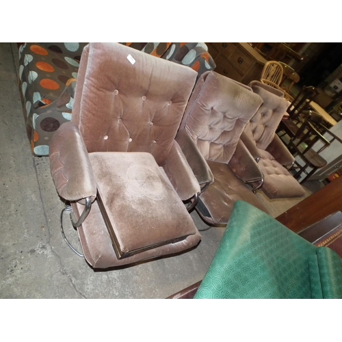 474 - 3 VINTAGE SWIVEL CHAIRS (TO BE REUPHOLSTERED)