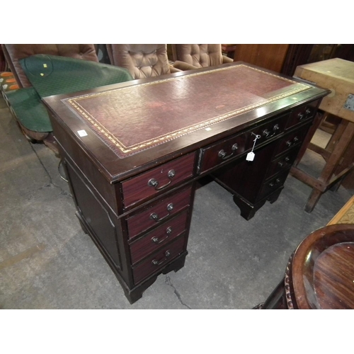 475 - 8 DRAWER LEATHER TOP DESK