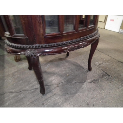 476 - DECORATIVE OVAL DISPLAY TABLE (1 PIECE OF GLASS MISSING)