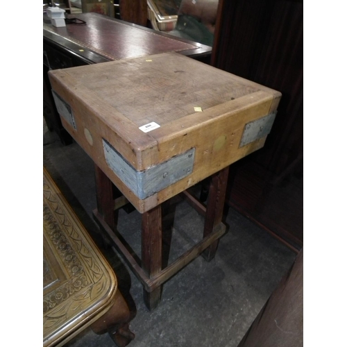 480 - SMALL BUTCHERS BLOCK 18'' SQUARE