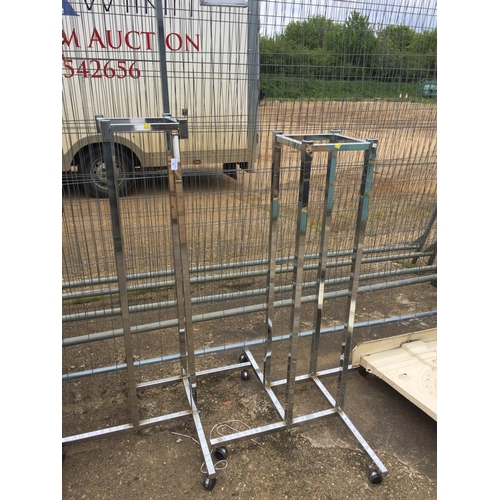 20 - 2 X CHROME CLOTHES RAILS