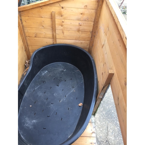 47 - LARGE WOODEN DOG KENNEL
