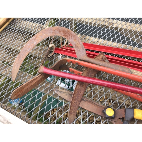 5 - QTY OF GARDEN TOOLS ETC.