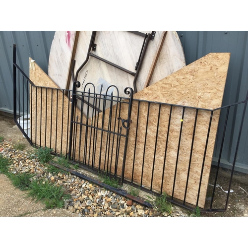 55A - OLD WROUGHT IRON GATE WITH POST & WROUGHT FENCE (9 1/2FT)