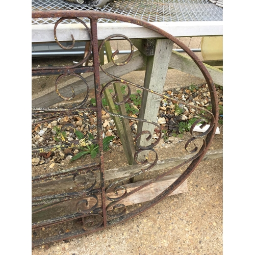 6A - LARGE GARDEN GATE - ARCHED