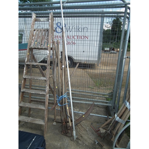 34 - JOB LOT OF OLD TOOLS