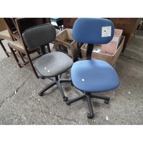 112 - 2 X OFFICE CHAIRS