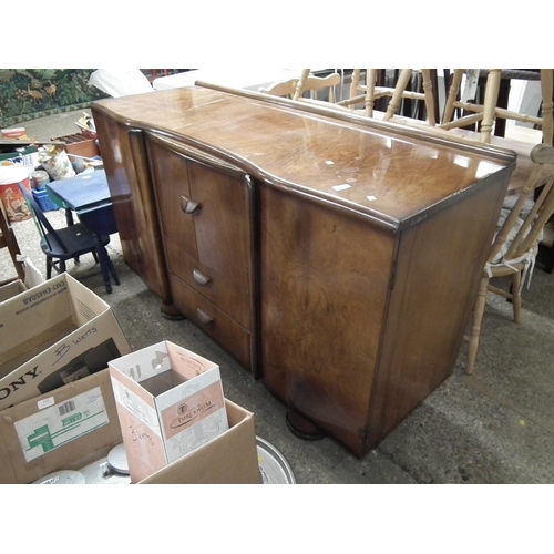 114 - VINTAGE SIDEBOARD/DRINKS CABINET