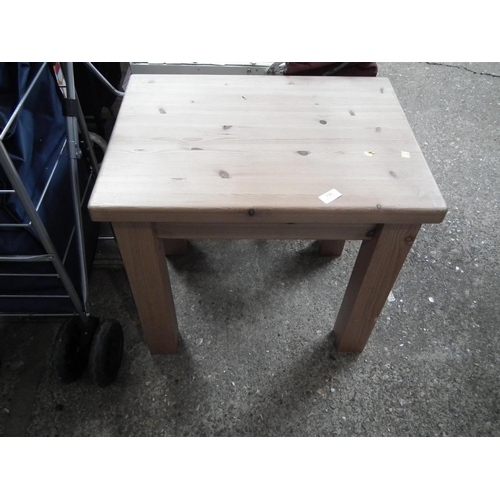 126 - SMALL PINE TABLE