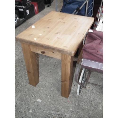 126 - SMALL PINE TABLE