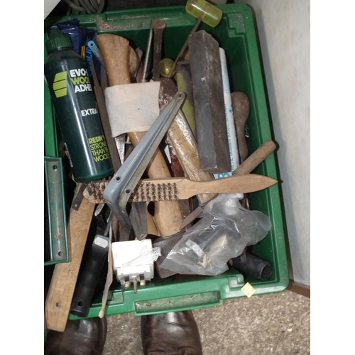 128 - LARGE QUANTITY OF GARAGE/SHED MISC. TOOLS, SCREWS ETC.