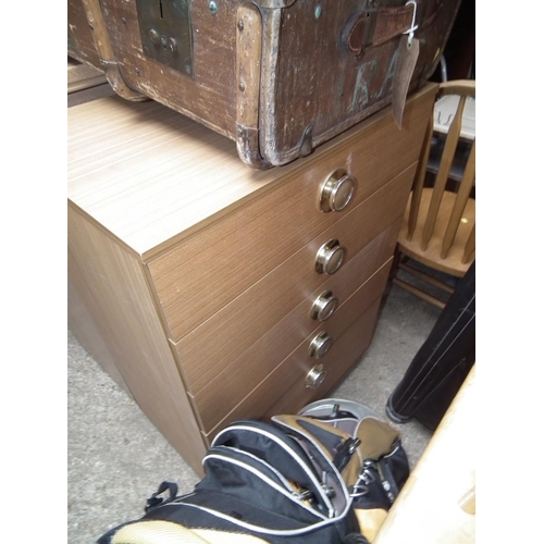 130 - 2 x CHEST OF DRAWERS