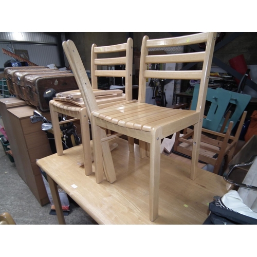 132 - LIGHT DINING TABLE & 3 CHAIRS