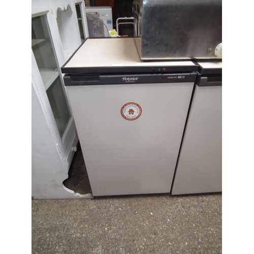 137 - HOTPOINT FREEZER - WARRANTED UNTIL 12 NOON ON TUESDAY FOLLOWING THE ABOVE SALE