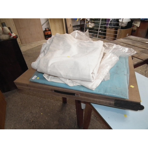 149 - PASTING TABLE/SHEETS ETC INC LARGE PLASTIC