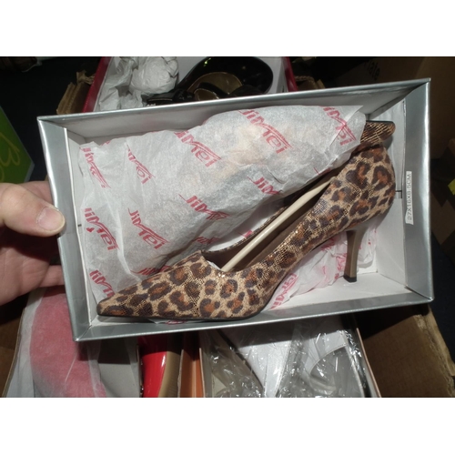 183 - 1 X BOX OF SHOES