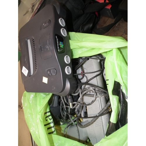 202 - NINTENDO 64 & ACCESSORIES - WARRANTED UNTIL NOON TUES FOLLOWING THE ABOVE SALE