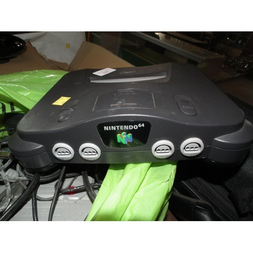 202 - NINTENDO 64 & ACCESSORIES - WARRANTED UNTIL NOON TUES FOLLOWING THE ABOVE SALE