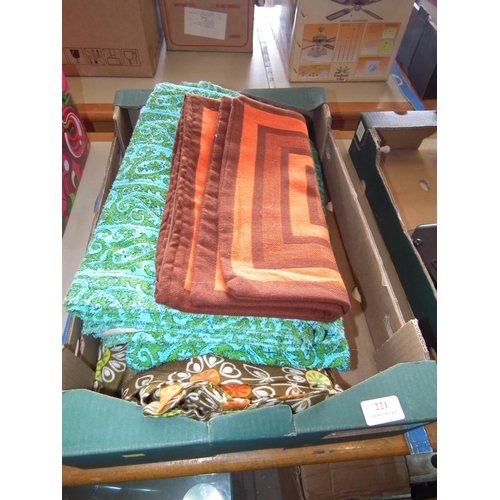 221 - BOX OF RETRO/VINTAGE CURTAINS