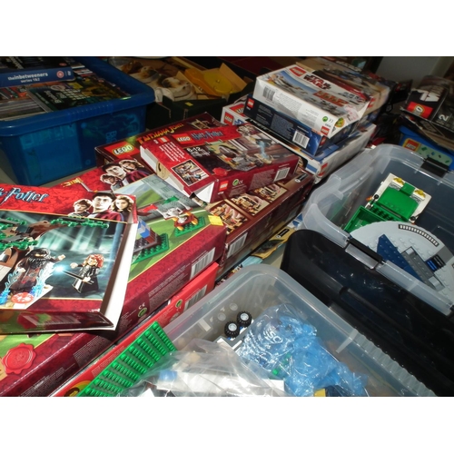 231 - LEGO JOB LOT (LEGO STAR WARS, HARRY POTTER, LEGO CITY, LEGO INDIANA JONES, LEGO NINJAGO) RANDOM ASSO... 