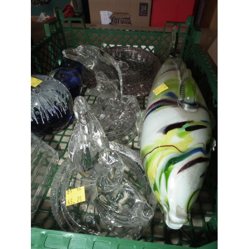 266 - SELECTION OF GLASSWARE