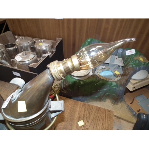 289 - BEE SMOKER TABLE LIGHT - WARRANTED UNTIL 12 NOON ON TUESDAY FOLLOWING THE ABOVE SALE