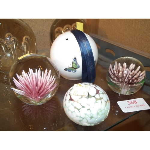 368 - QTY OF PAPERWEIGHTS