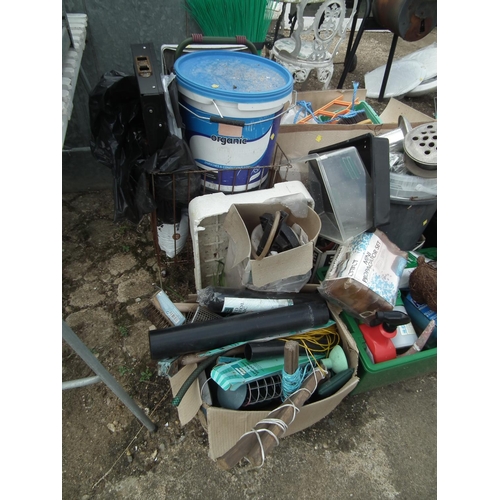 37 - LARGE QUANTITY OF GARDEN MISC. HAND TOOLS, SPRAYER, HOSEPIPE, BITS ETC.