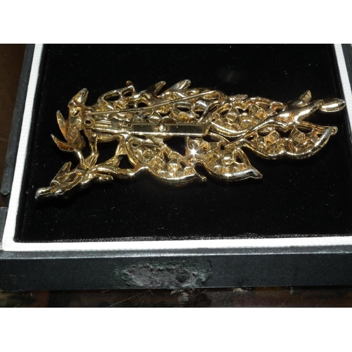 370 - LARGE DIAMONTE LEAF BROOCH