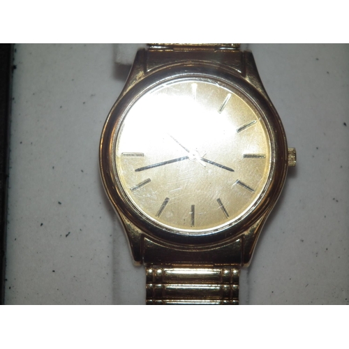 392 - 2 X CASED SEKONDA QUARTZ