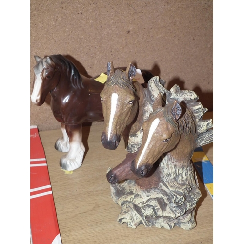 399 - 2 X HORSE ORNAMENTS