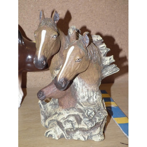 399 - 2 X HORSE ORNAMENTS