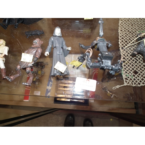 417 - ASSORTMENT OF STAR WARS ACTION FIGURES