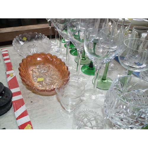 470 - QTY OF GLASSWARE