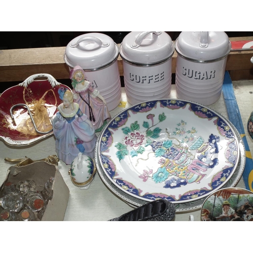 501 - BOX OF ASSORTED CHINA & SILVER PLATE