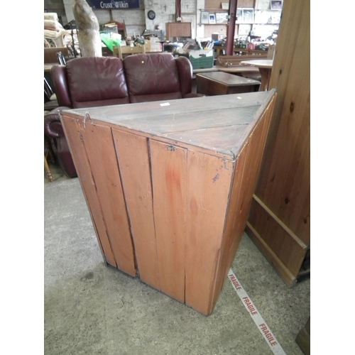 520 - LARGE SIZE CORNER WALL UNIT