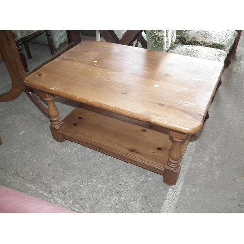 526 - PINE COFFEE TABLE WITH SHELF (MARKED TOP)