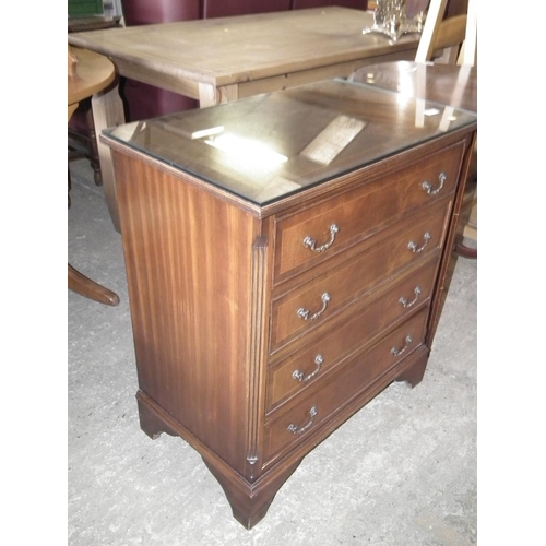 536 - 4 DRAWER CHEST WITH GLASS TOP