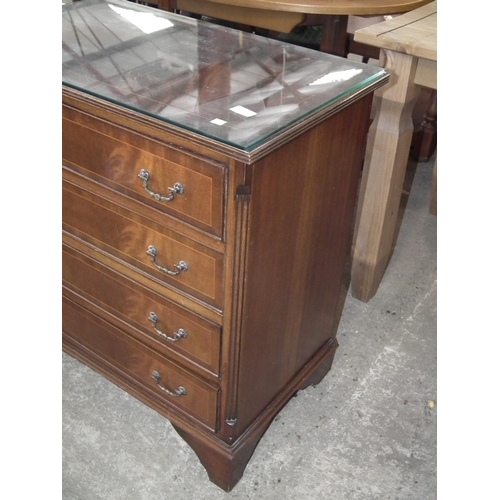 536 - 4 DRAWER CHEST WITH GLASS TOP