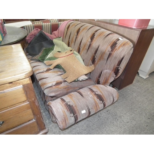 543 - ANTIQUE DROP END  SOFA