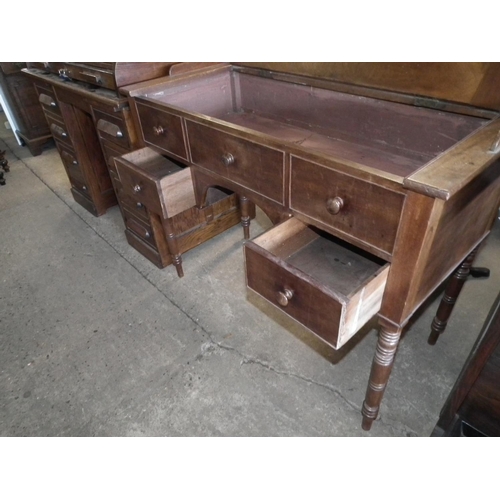 554 - ANTIQUE MAHOGANY DESK WITH RISING TOP