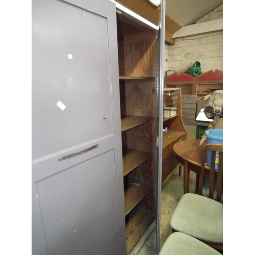 570 - LGE SCHOOL CUPBOARD