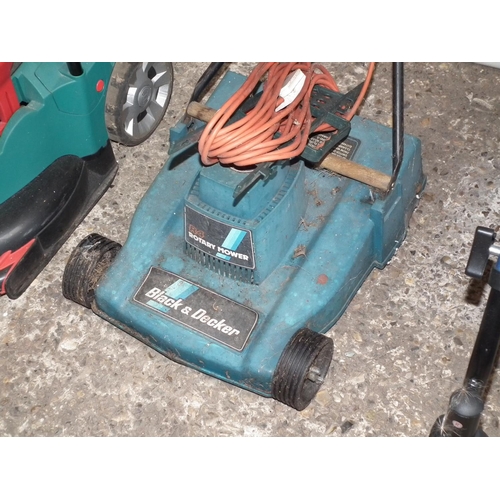 67 - BLACK & DECKER LAWN MOWER - WARRANTED UNTIL 12 NOON ON THE TUESDAY FOLLOWING THE ABOVE SALE